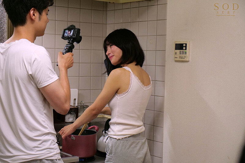 「互いに浮気心をかかえた遠距離恋愛カップルが限られた時間の中でザーメン尽きるまで上書き中出しセックスを重ねた絶倫再会24時 宮島めい」のサンプル画像10枚目