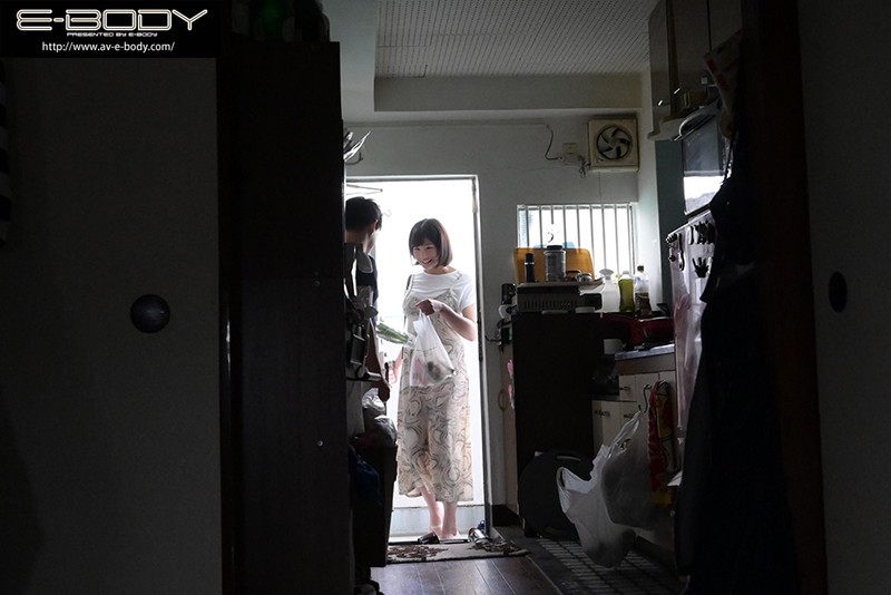 「身体も性格もS〇Xも家事も完璧なセフレ

連絡をすればいつでも来て、抱き心地抜群のむちむち豊満Gcup。

さらには生ハメOKで中出しをしても大丈夫な最高のオンナ

料理中におっぱい揉んでも怒らず、そのままエロモードに突入して生S〇Xがスタートしそのまま大量中出し＆お掃除フェラ！」のサムネイル