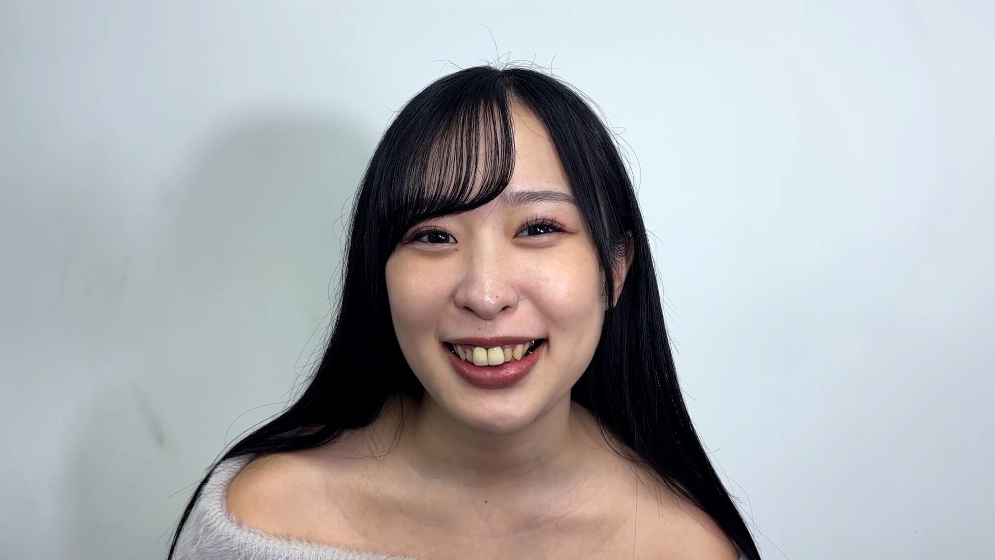 「喉ちんこが可愛いゆのちゃんの口内観察」のサンプル画像1枚目