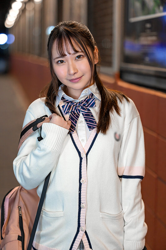 「素人バラエティ  聖水を1杯3万円で売って下さい！街角でナンパしたうぶっこJ○が挑戦する、オメコ蛇口から小便ゴキュゴキュ！おしっこ飲ませチャレンジ！人生初の放尿プレイですっかりあたおかになった素人娘は小便ぶちまけのナマ中出しSEXもOKしちゃうのか？」のサンプル画像20枚目