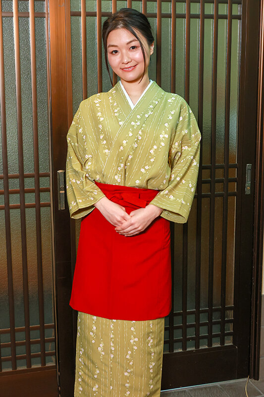 「某温泉旅館には男性客を逆夜●いする美人若女将が実在した」のサンプル画像13枚目