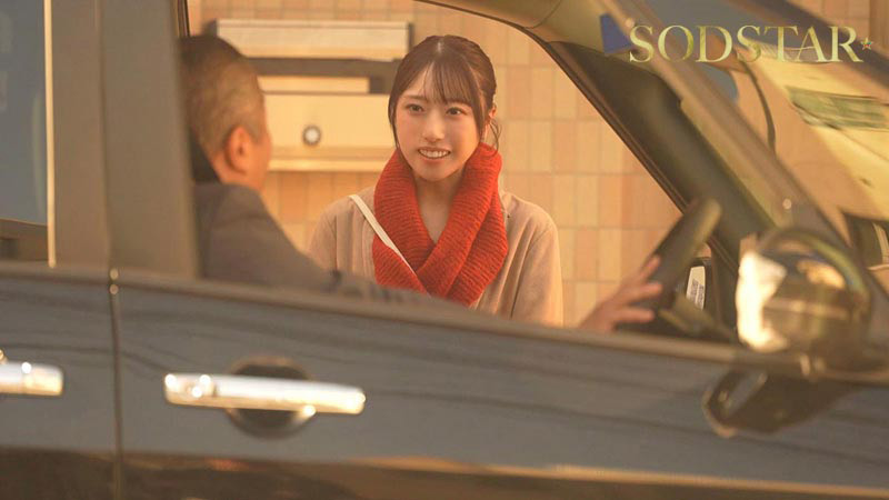 「車中不倫 こんなオジサンでも娘の幼なじみ（19）にコクられて付き合うことになっちゃった！年の差なんと31歳！自宅ガレージで唾液を絡ませ汗ダクでちちくりあう 天神羽衣」のサンプル画像1枚目