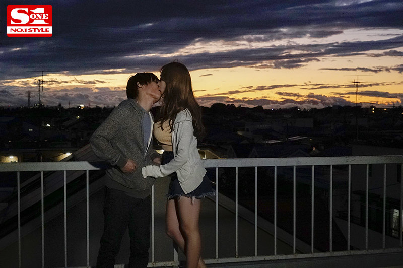 「彼女が旅行で不在の間、彼女のHカップお姉さんと朝から晩までひたすらハメまくった72時間の記録 小宵こなん」のサンプル画像6枚目
