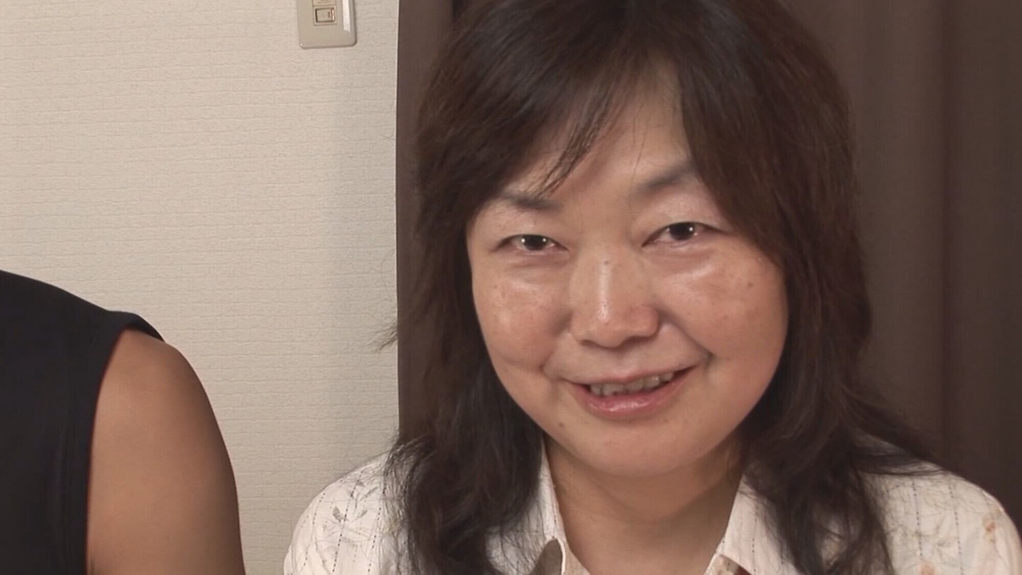 「更年期の先で解き放たれた、五十路女の性欲！熟女の性欲を埋めるべくハードセックス！生中出し！」のサムネイル