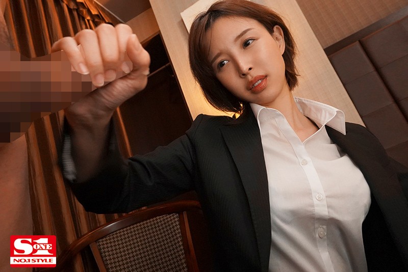 「美人上司と童貞部下が出張先の相部屋ホテルで…いたずら誘惑を真に受けた部下が追撃射精の絶倫性交 葵つかさ」のサンプル画像4枚目