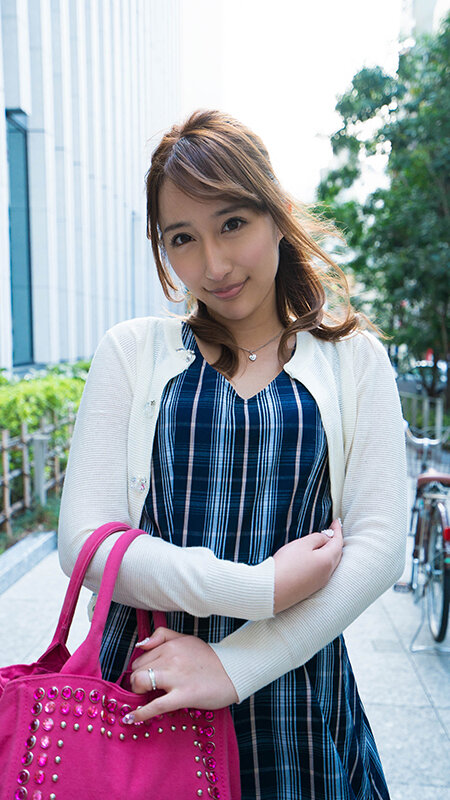 「【清楚で品良くセレブな人妻たち】 ナンパ中出し ラグジュアリーエロス 36人8時間SP」のサンプル画像9枚目