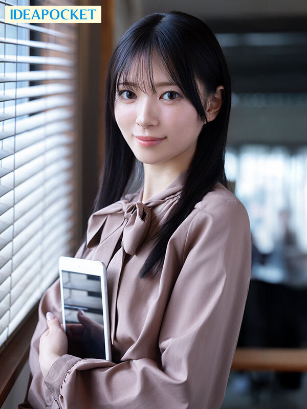 「安西澪 スレンダー秘書がハメ撮りでフェラご奉仕 ギャップが可愛い美女のAVデビュー作品」のサンプル画像1枚目