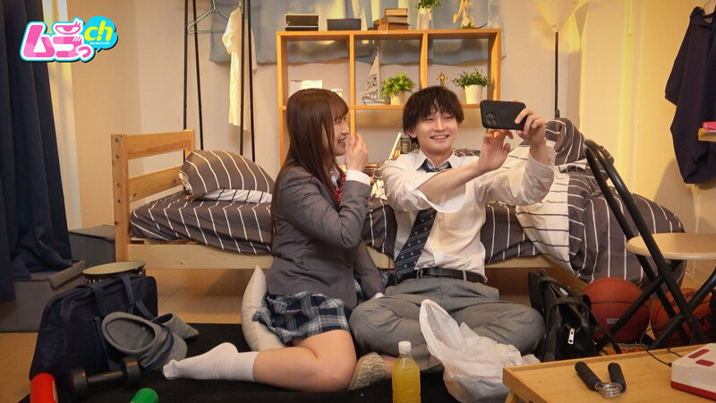 「●校生REC エッチ覚えたて男女の好奇心は∞！携帯で陰部のドアップ撮りあい大興奮のAV顔負けのハメ撮りエッチ」のサンプル画像1枚目